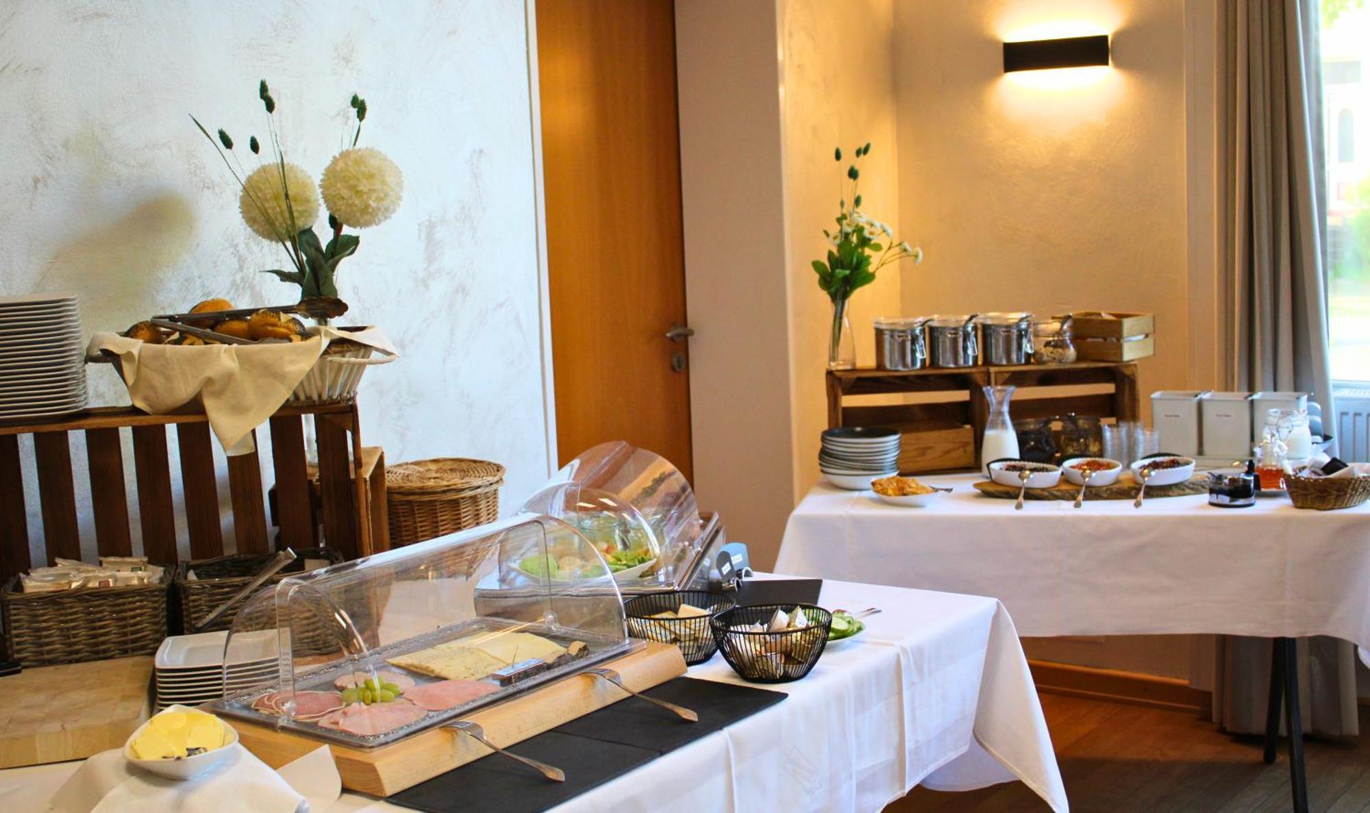 Hotel Adler & Eventlocation Gmbh Itzehoe Ngoại thất bức ảnh