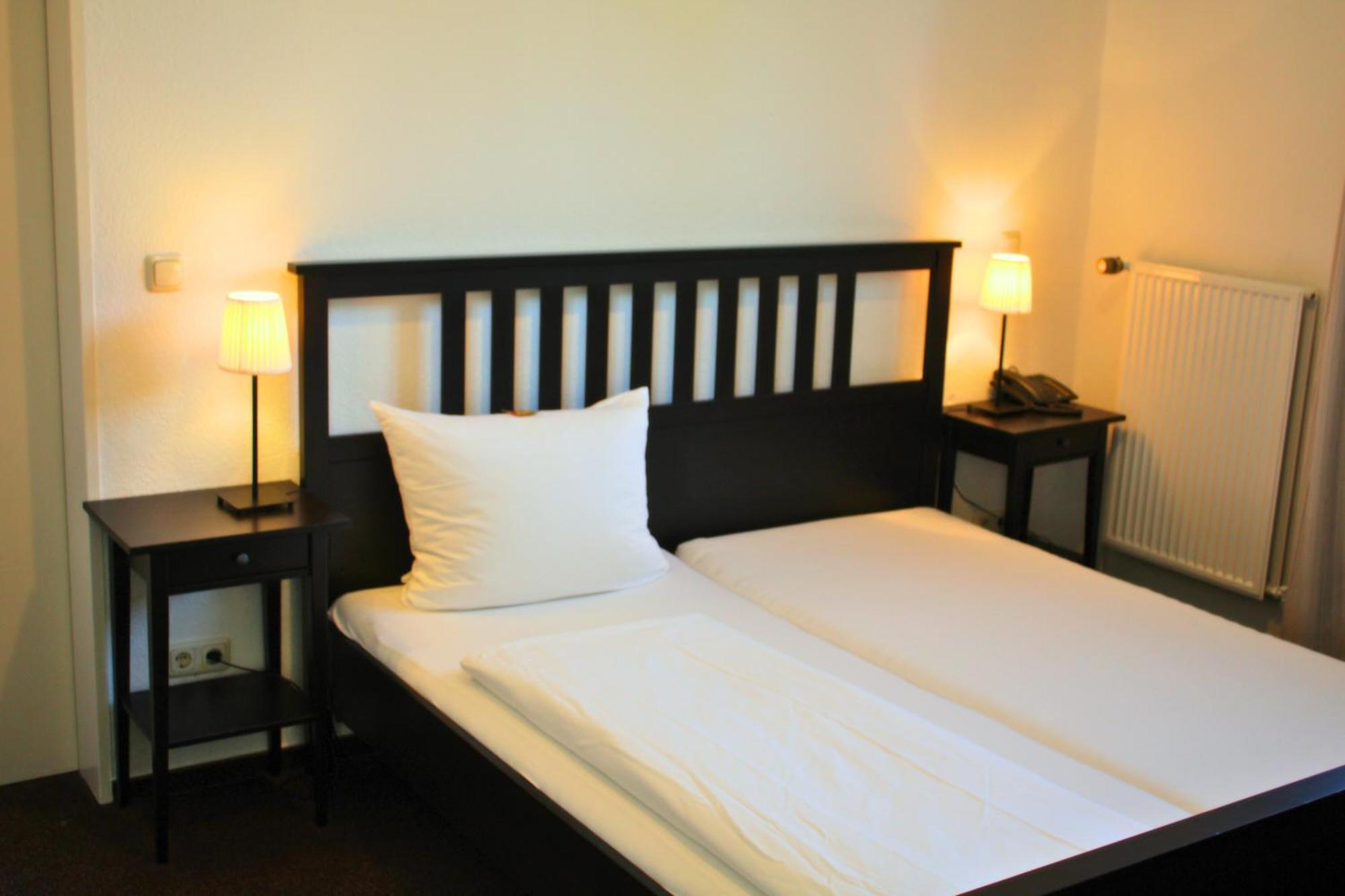 Hotel Adler & Eventlocation Gmbh Itzehoe Ngoại thất bức ảnh
