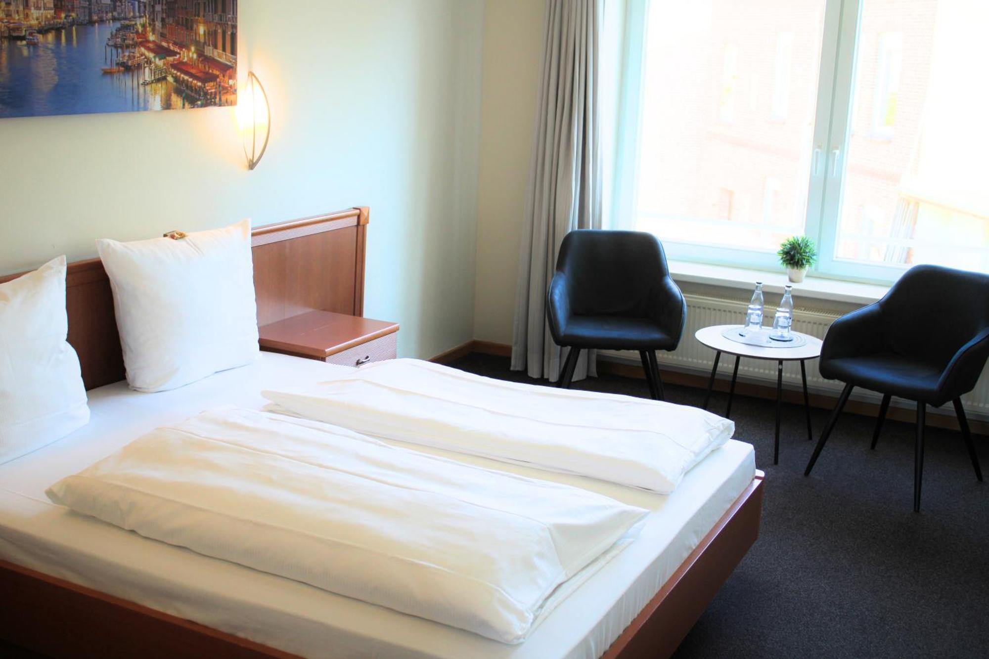 Hotel Adler & Eventlocation Gmbh Itzehoe Ngoại thất bức ảnh